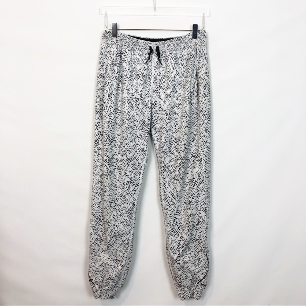 Lululemon Trainer Track Pant Dottie Dash 8